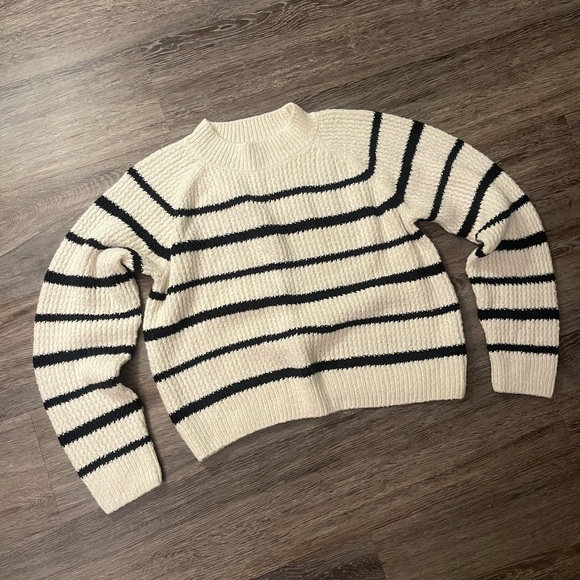 Vince | Ribbed Striped Mockneck Sweater Cotton Minimalist Beachy Contemporary - Picture 2 of 4